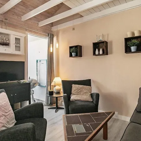 4 Person In R Sk Bing Ærøskøbing