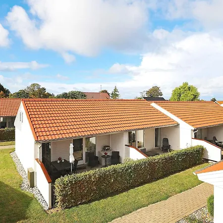 4 Person In Aeroskobing-by Traum * Ærøskøbing